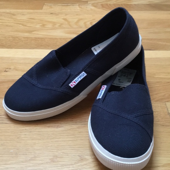 navy blue slip on tennis shoes